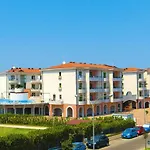 Apartment In Caorle Near Tennis Court