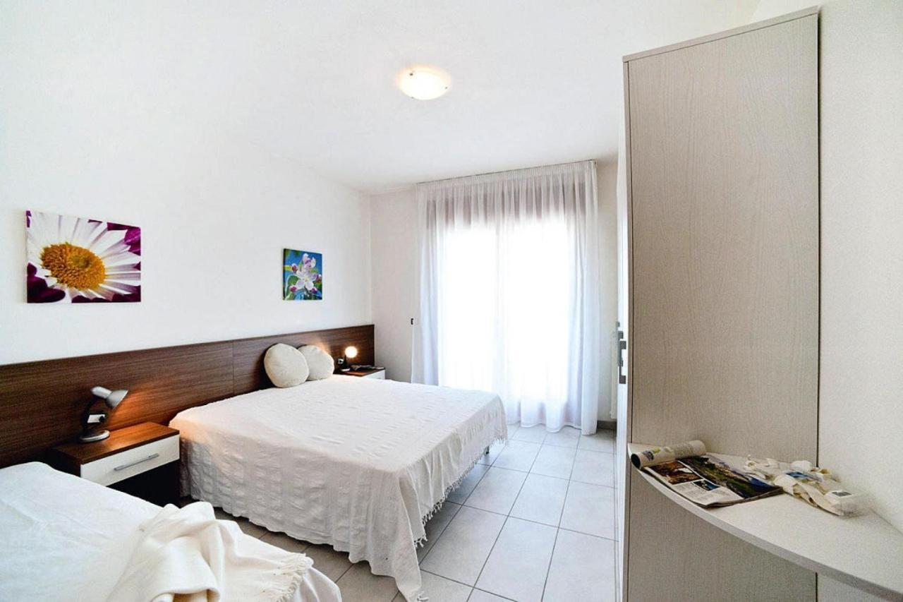 In Near Tennis Court Apartment *